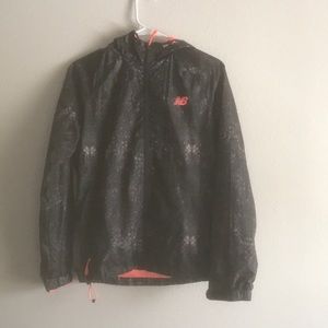 NEW BALANCE- RUNNING JACKET